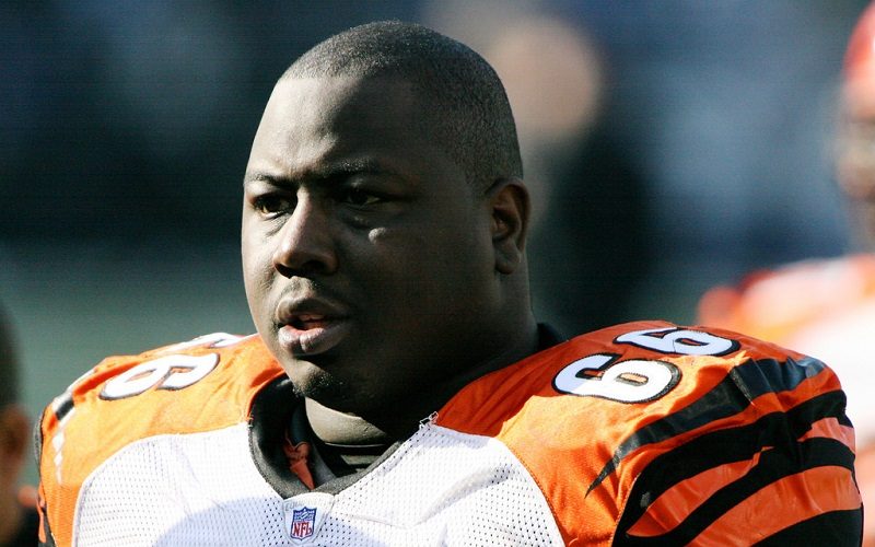 Former Lineman Shaun Smith Talks Painkillers in the NFL and His Nonprofit