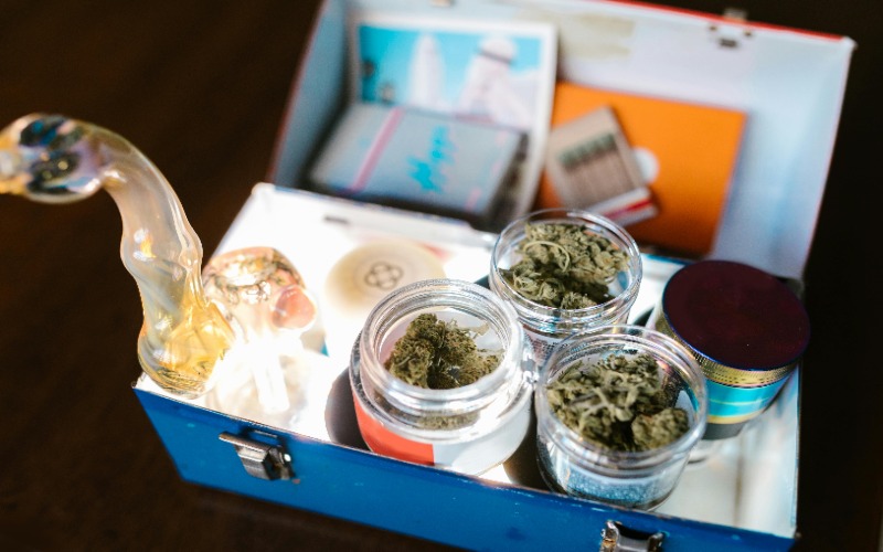 The expert points out 7 storage mistakes that degrade your marijuana